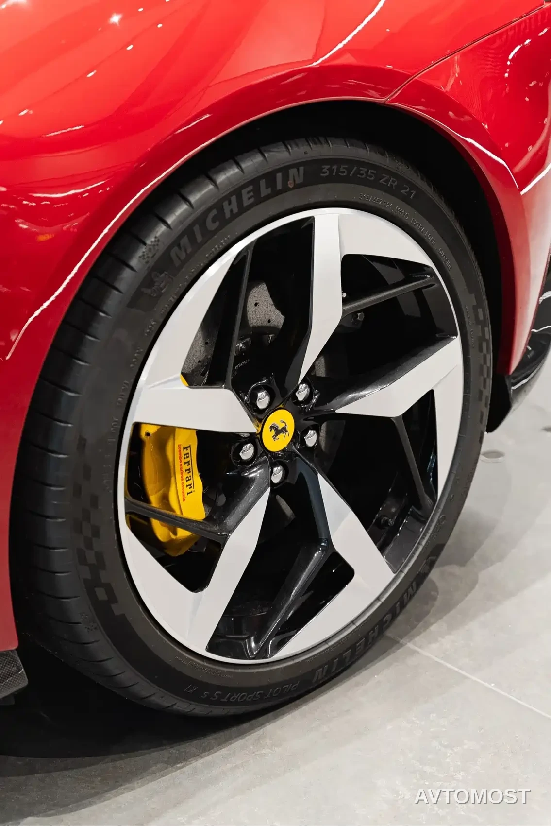 Ferrari 12Cilindri 2024 6.5L Spider — фото 13