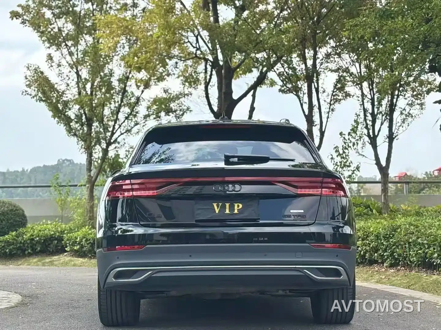 Audi Q8 2022 55 TFSI Dark Knight Hall Edition — фото 8