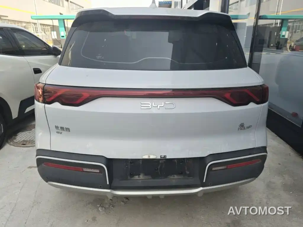 BYD Yuan UP 2025 Model 301KM Navigator — фото 3