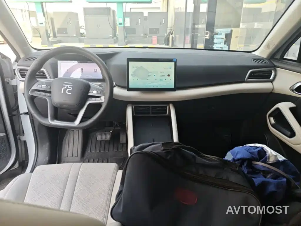 BYD Yuan UP 2025 Model 301KM Navigator — фото 7