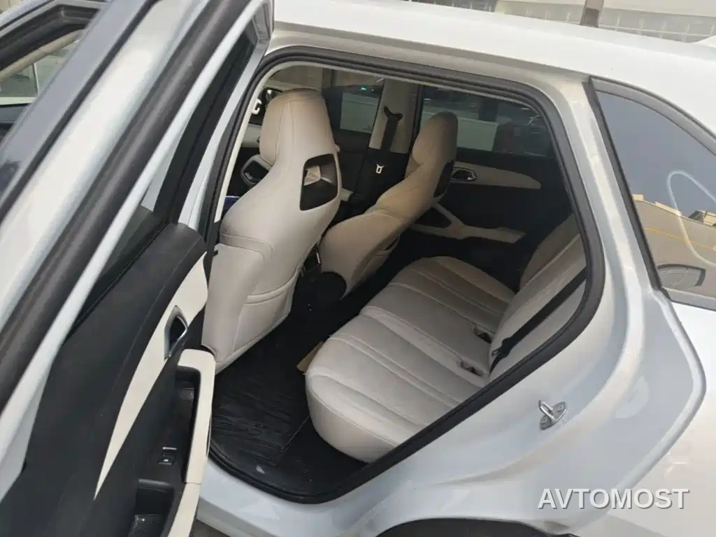 BYD Yuan UP 2025 Model 301KM Navigator — фото 13