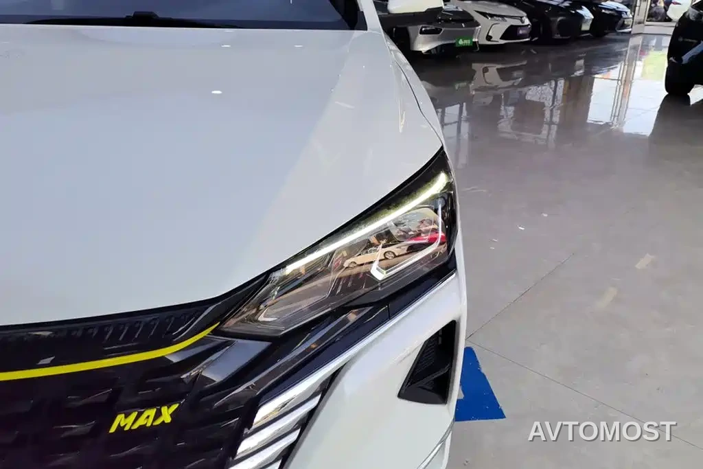 Dongfeng Aeolus Yixuan MAX 2021 Super Dad Hybrid Edition — фото 5