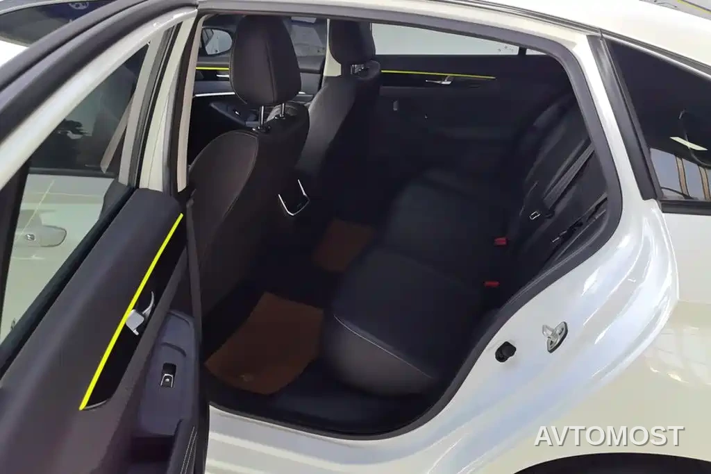 Dongfeng Aeolus Yixuan MAX 2021 Super Dad Hybrid Edition — фото 10