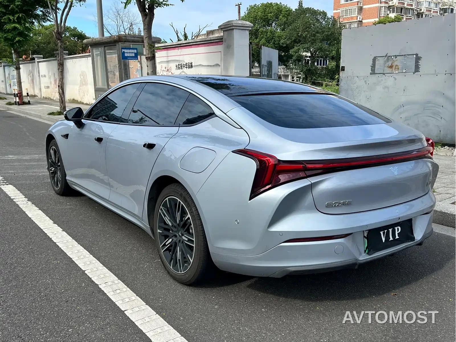 Nezha S 2022 Extended Range 1160km RWD Compact — фото 15