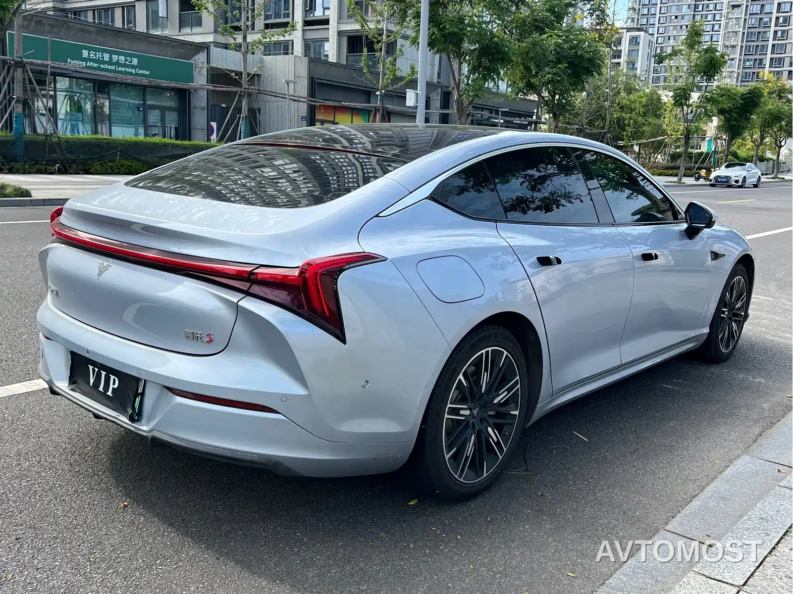 Nezha S 2022 Extended Range 1160km RWD Compact — фото 16
