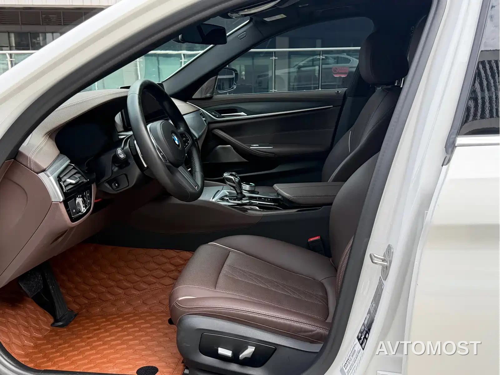BMW 5 Series 2022 530Li xDrive M Sport Package — фото 5