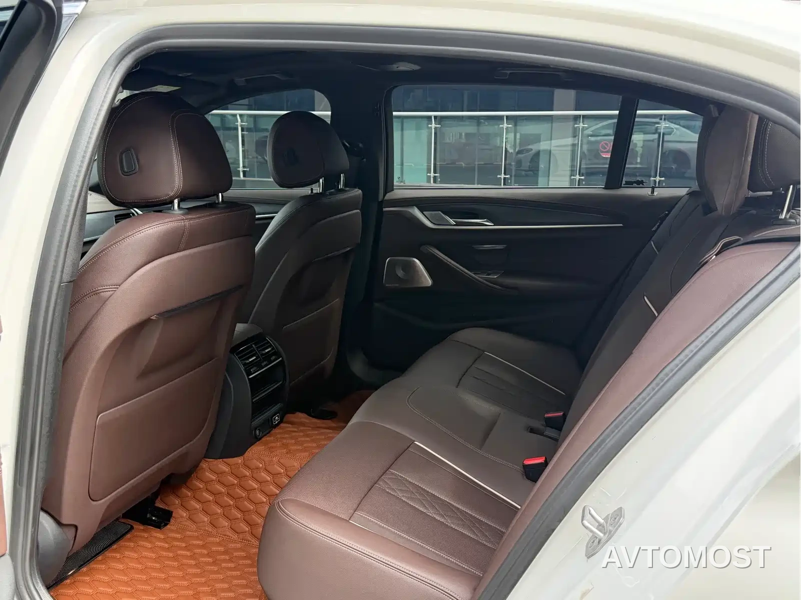 BMW 5 Series 2022 530Li xDrive M Sport Package — фото 6