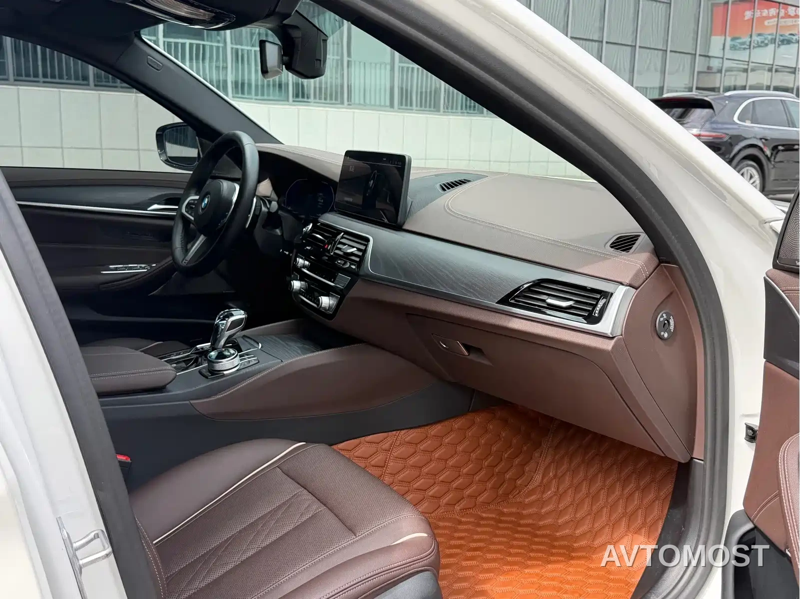 BMW 5 Series 2022 530Li xDrive M Sport Package — фото 8