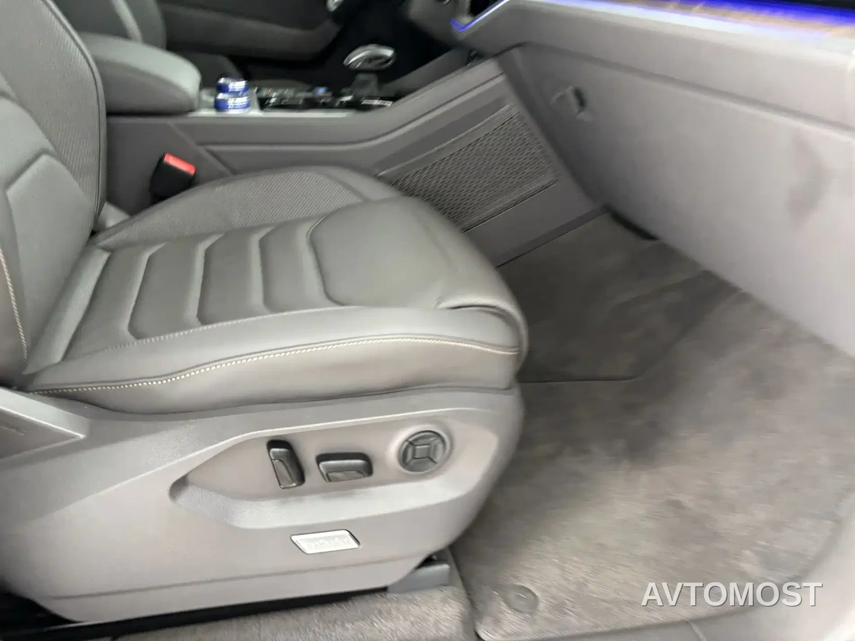 Volkswagen Touareg 2022 3.0TSI Rui Xiang Edition Gloss Black Sport Package — фото 18