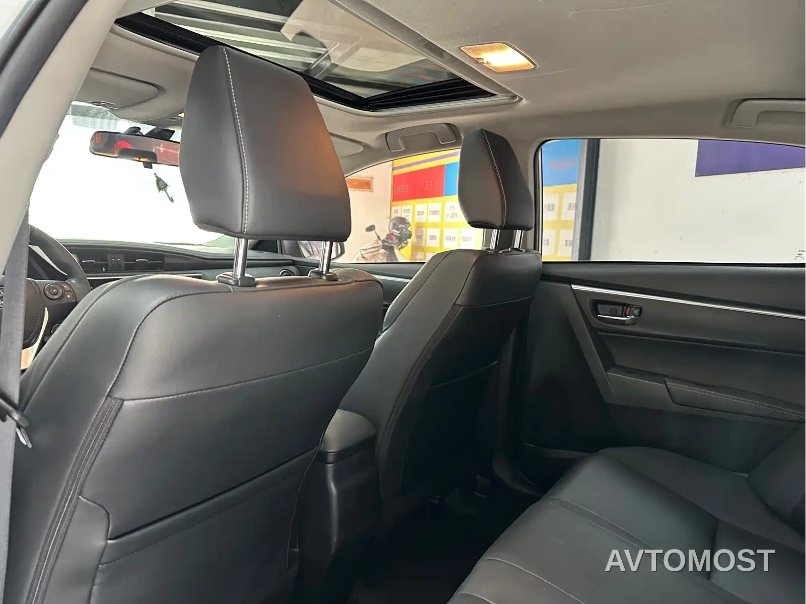 Toyota Levin Twin Engine E+ 2019 1.8PH V E-CVT Luxury Edition — фото 6