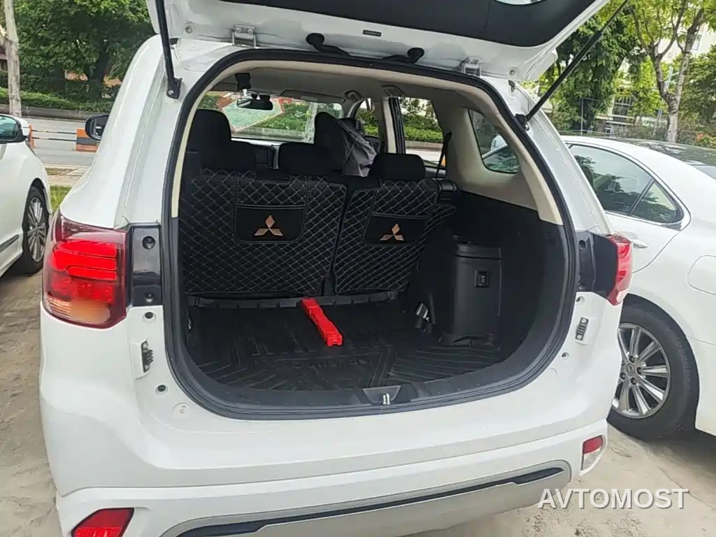 Mitsubishi Outlander 2021 Facelift 2.0L 2WD Comfort Edition 5-Seater — фото 18