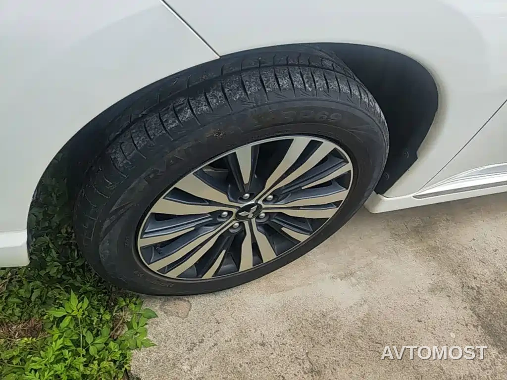 Mitsubishi Outlander 2021 Facelift 2.0L 2WD Comfort Edition 5-Seater — фото 21