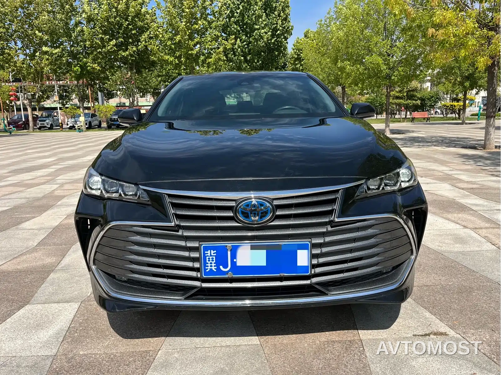 Toyota Avalon 2019 Hybrid 2.5L Luxury Edition China VI — фото 1