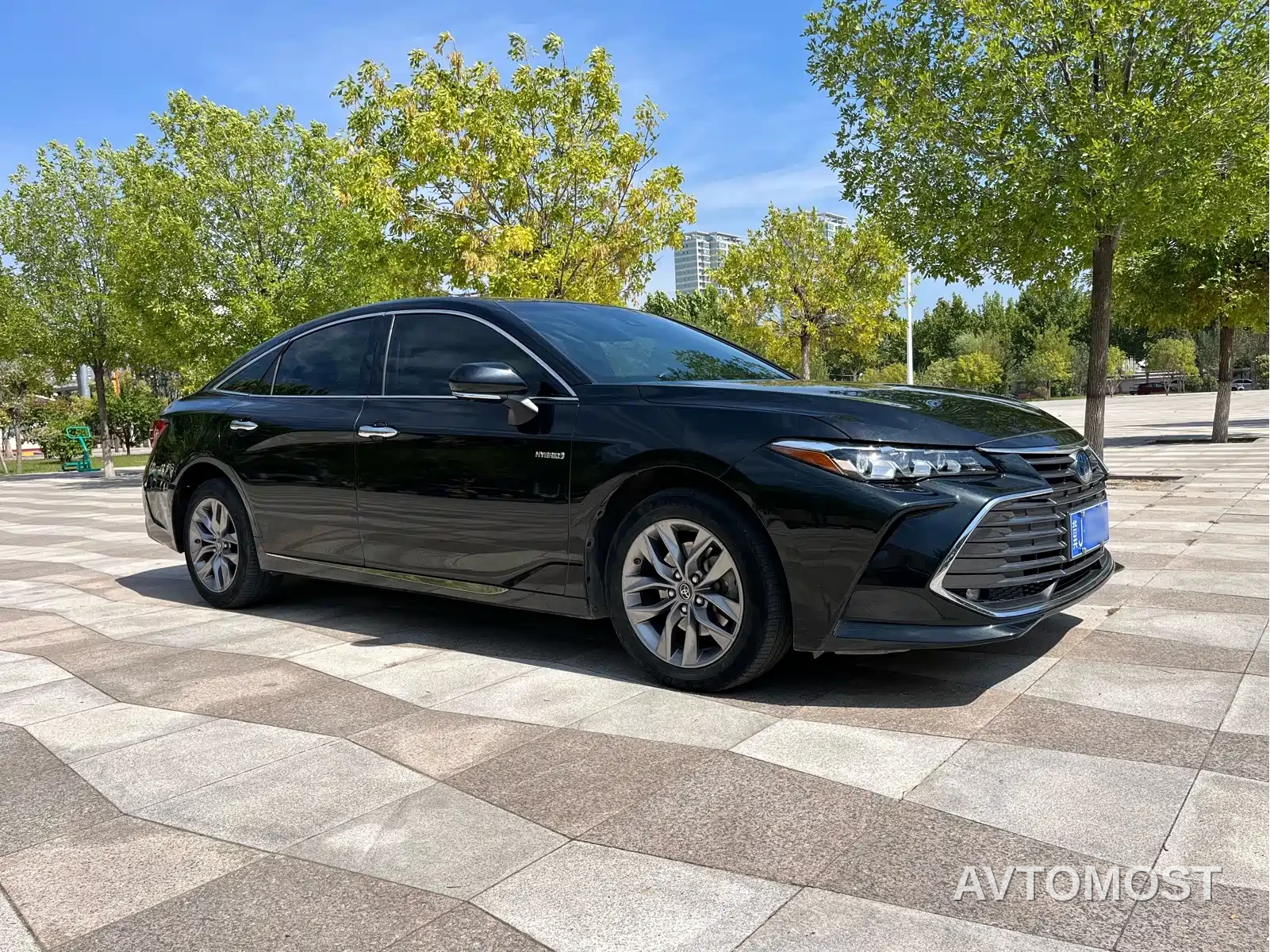 Toyota Avalon 2019 Hybrid 2.5L Luxury Edition China VI — фото 3