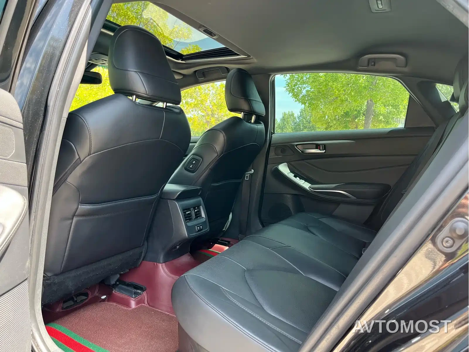 Toyota Avalon 2019 Hybrid 2.5L Luxury Edition China VI — фото 8