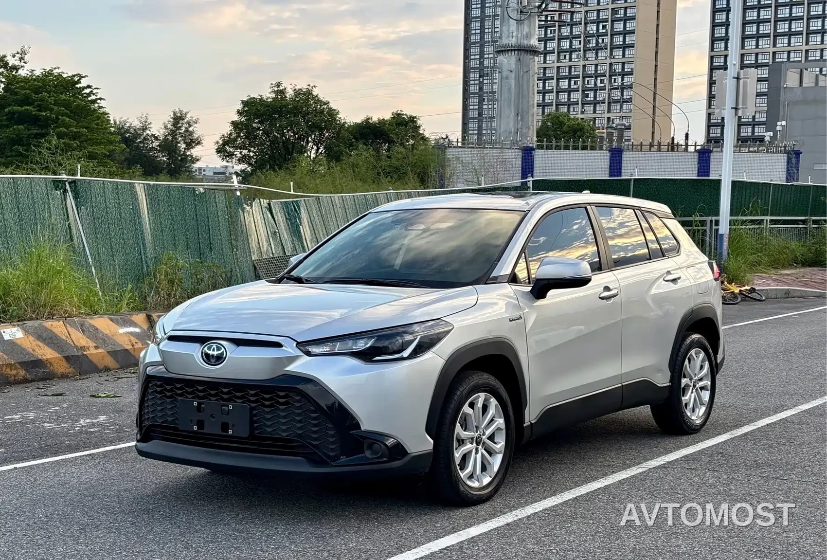 Toyota Frontlander 2023 2.0L Smart Hybrid Dual Engine Leading Edition — фото 1
