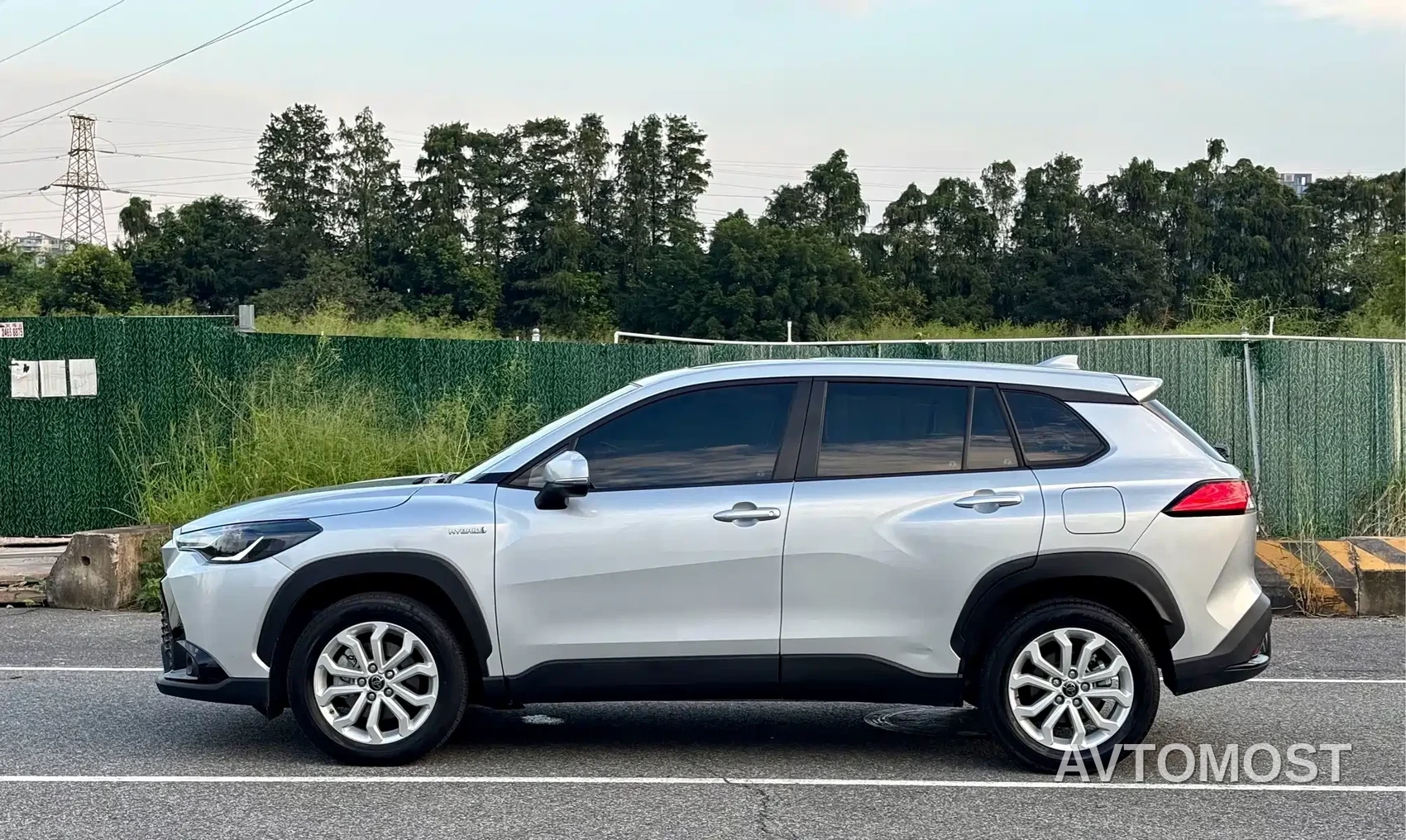 Toyota Frontlander 2023 2.0L Smart Hybrid Dual Engine Leading Edition — фото 3