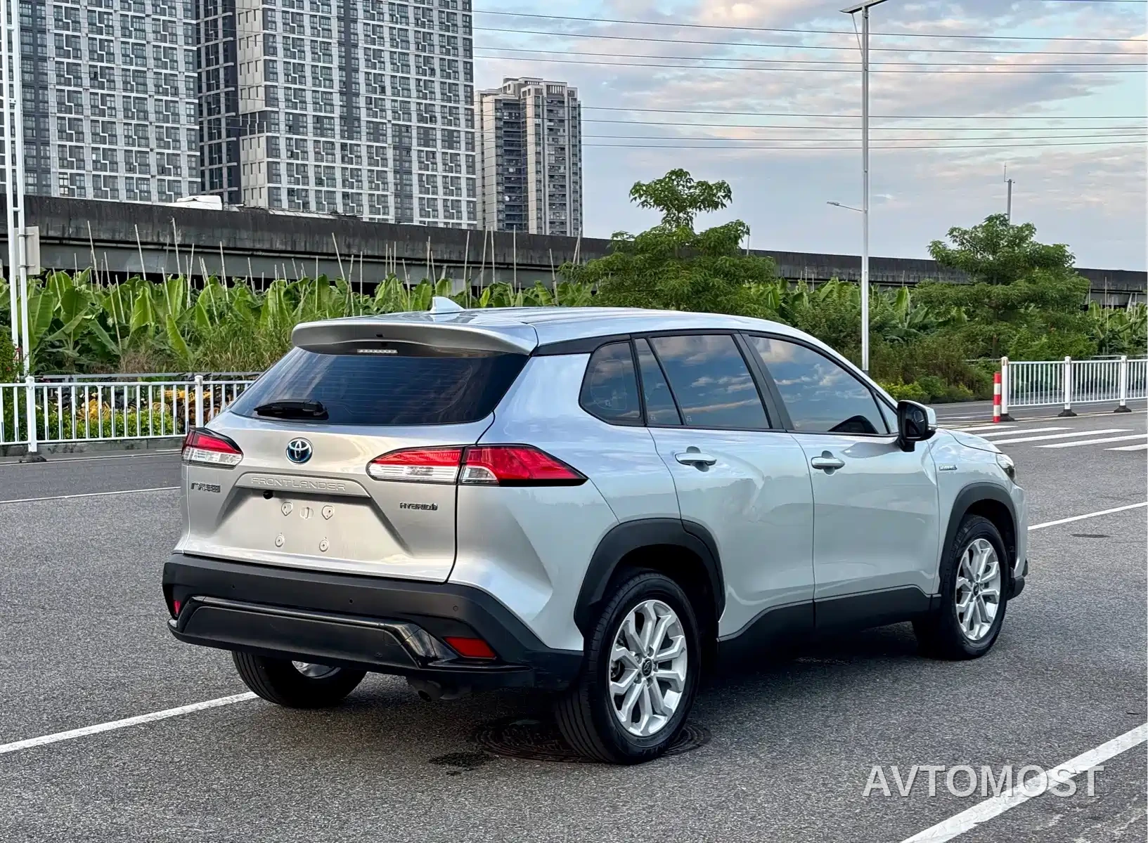 Toyota Frontlander 2023 2.0L Smart Hybrid Dual Engine Leading Edition — фото 6