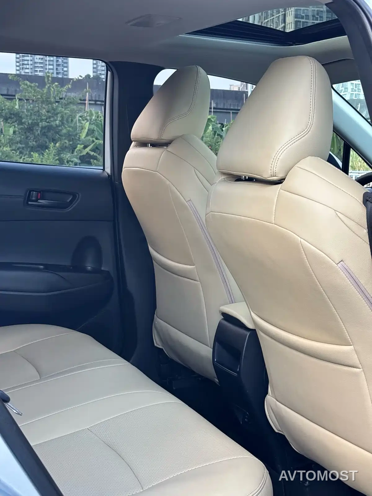 Toyota Frontlander 2023 2.0L Smart Hybrid Dual Engine Leading Edition — фото 12