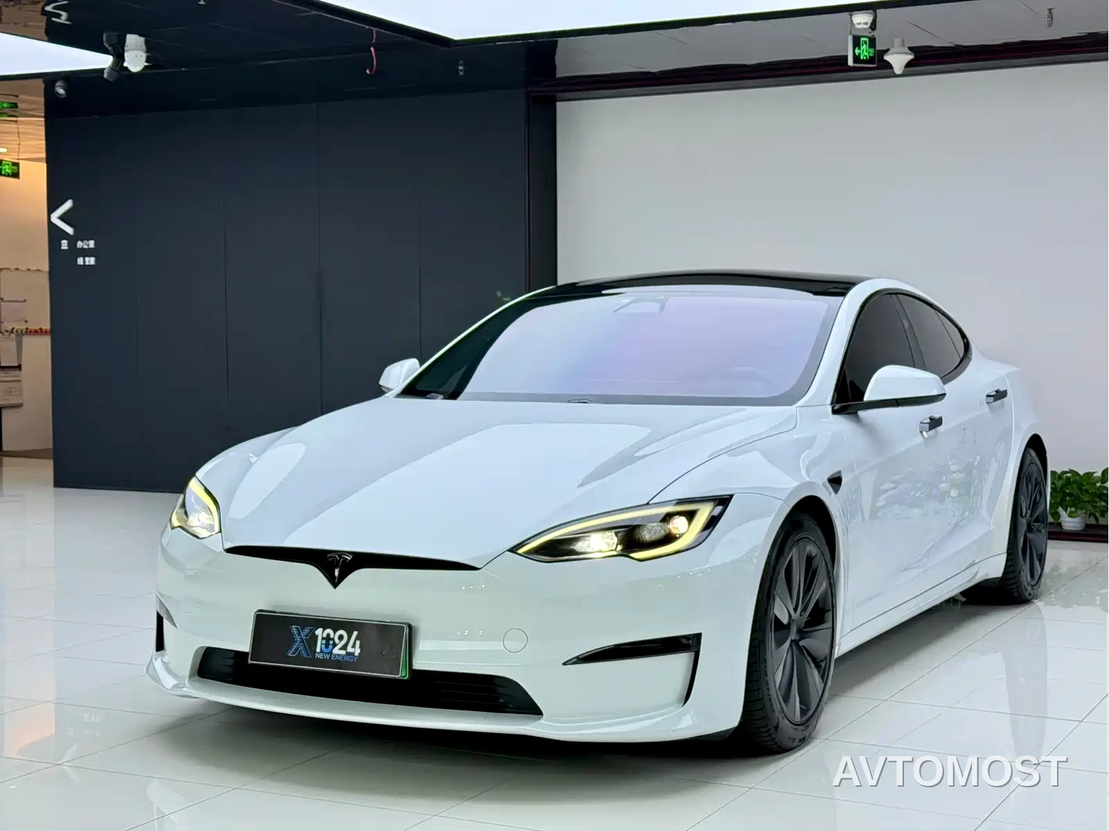 Tesla Model S 2023 Dual Motor All-Wheel Drive Edition — фото 1