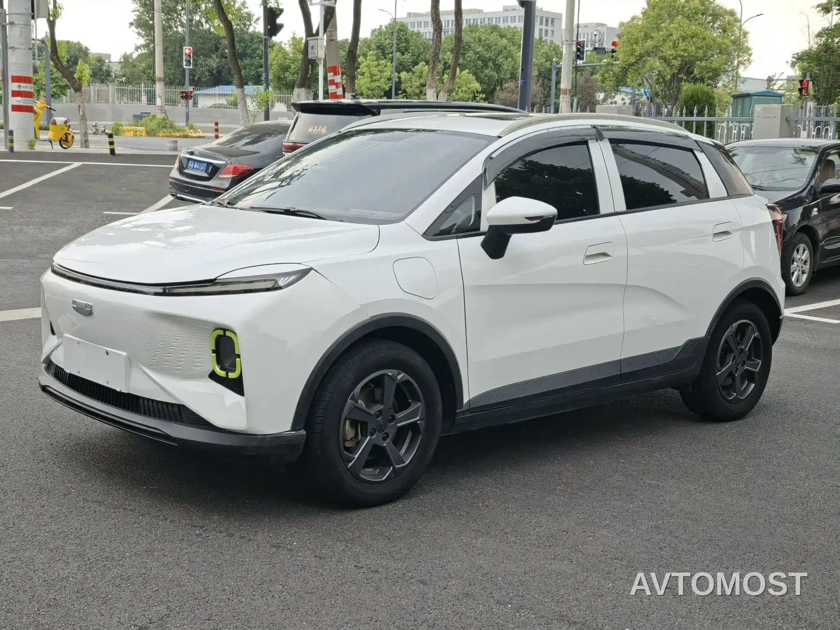 Geely Geometry E Firefly 2023 401KM Thunderbolt Tiger 5-Seater — фото 1
