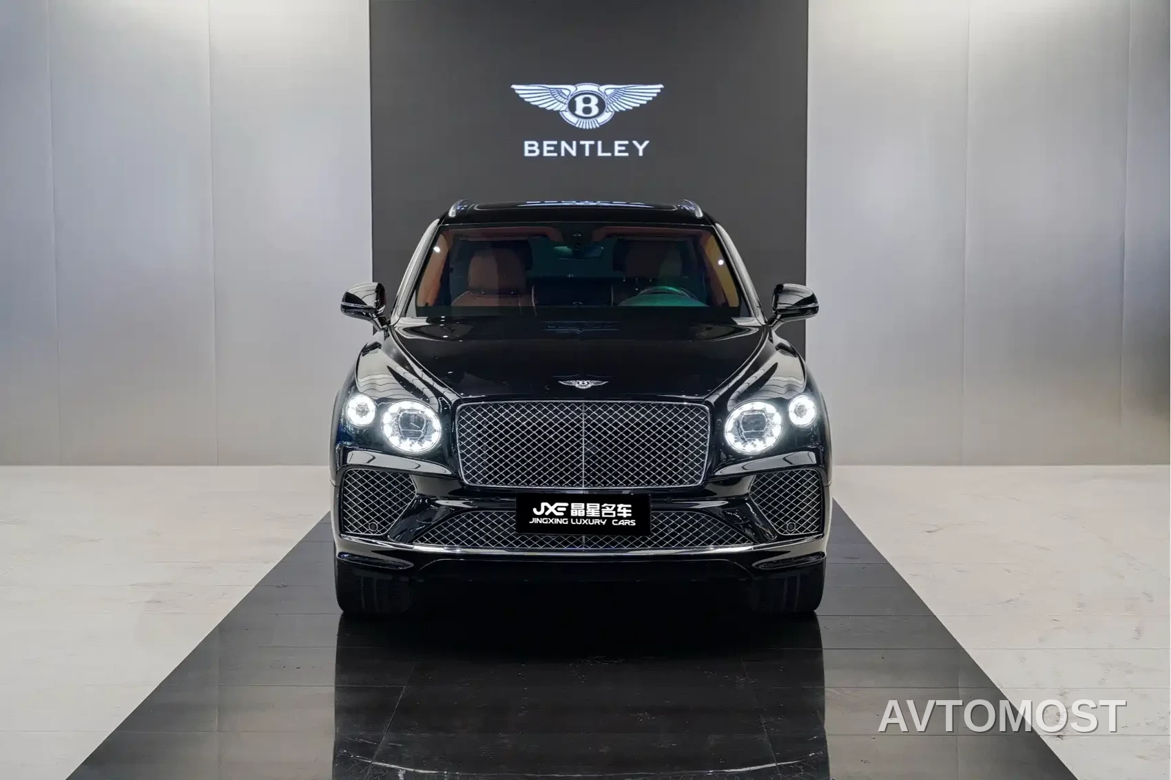Bentley Bentayga 2021 4.0T V8 — фото 2