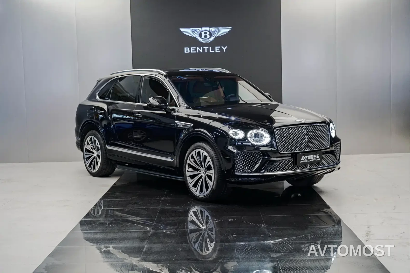 Bentley Bentayga 2021 4.0T V8 — фото 3