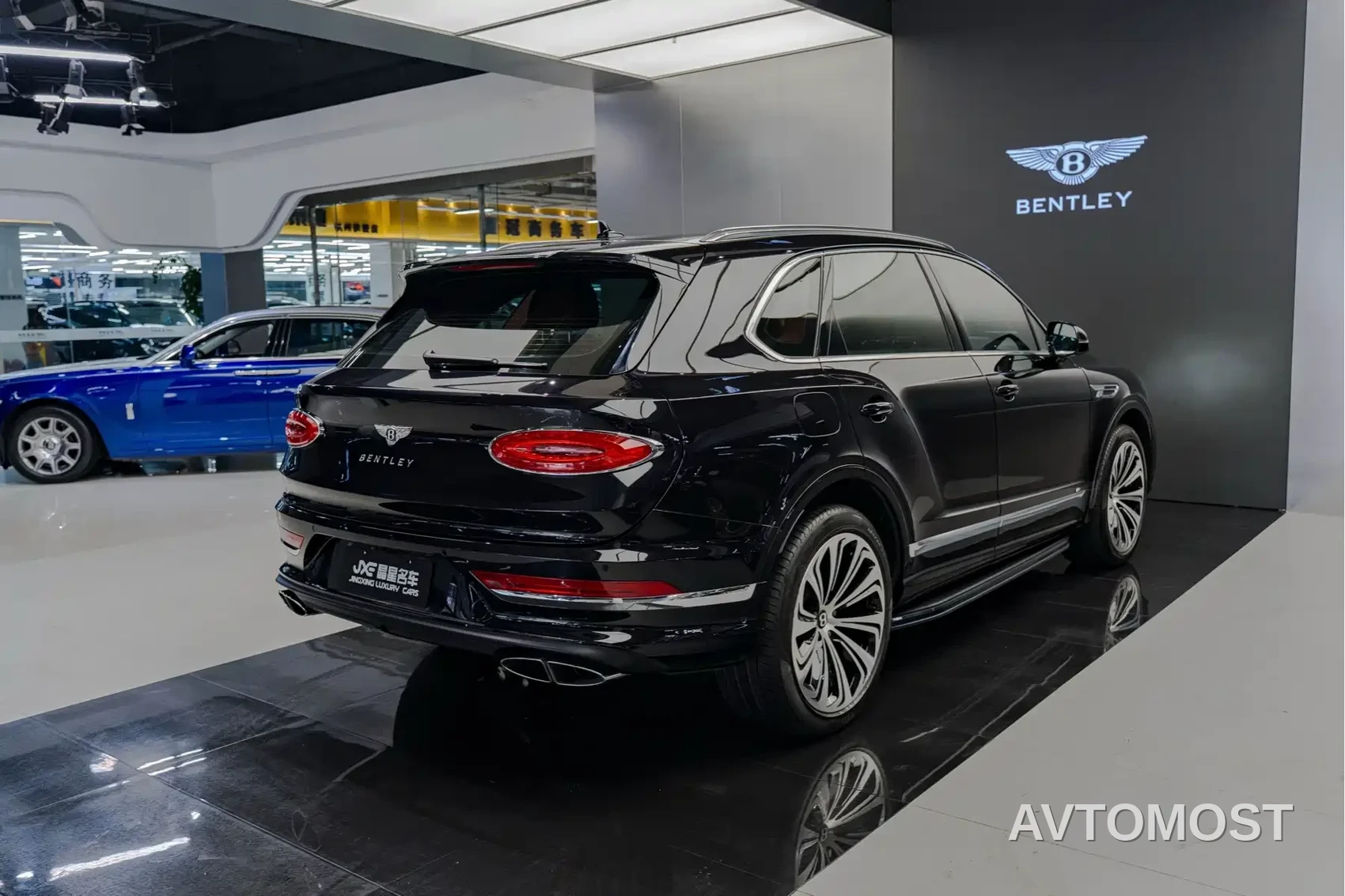Bentley Bentayga 2021 4.0T V8 — фото 14