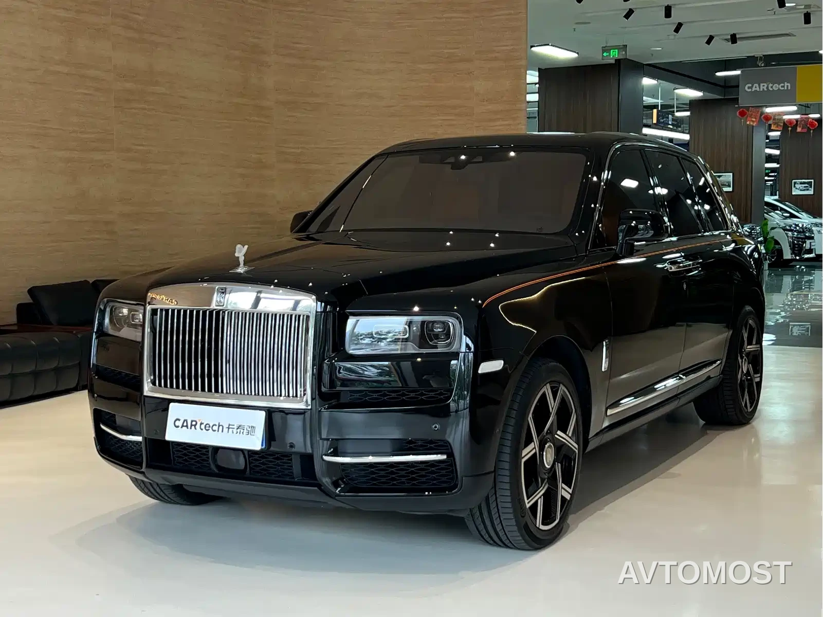 Rolls-Royce Cullinan 2024 5-Seater — фото 1