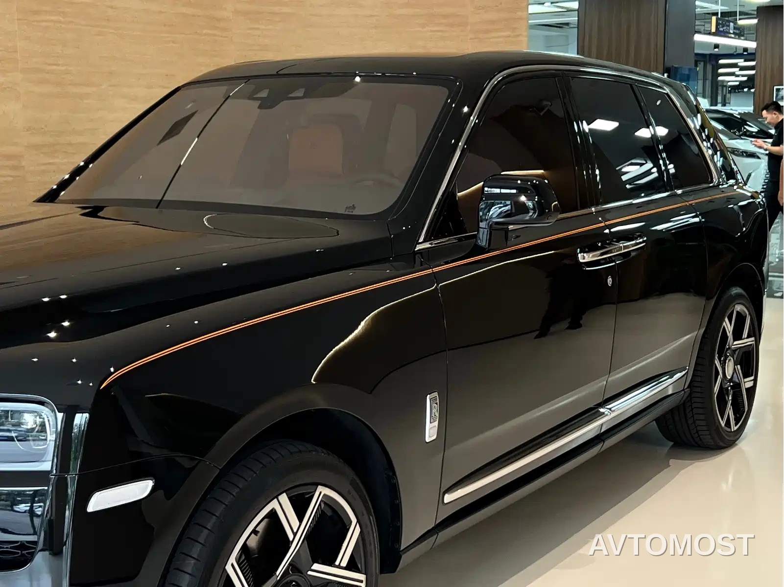 Rolls-Royce Cullinan 2024 5-Seater — фото 5