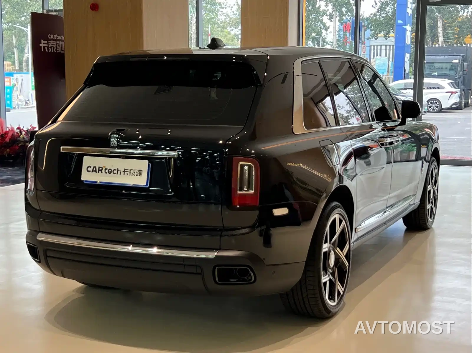 Rolls-Royce Cullinan 2024 5-Seater — фото 22