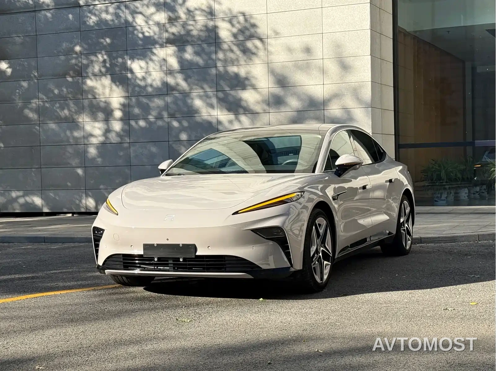 Roewe Rising Auto F7 2023 Long Range Pro — фото 1