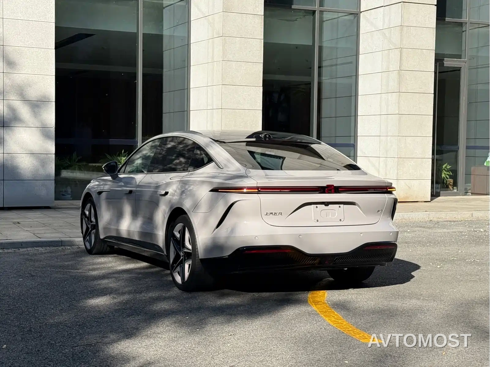 Roewe Rising Auto F7 2023 Long Range Pro — фото 20