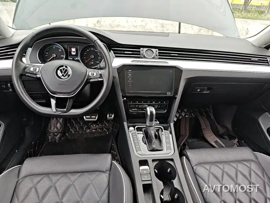 Volkswagen Magotan GTE Plug-in Hybrid 2020 GTE Luxury — фото 9