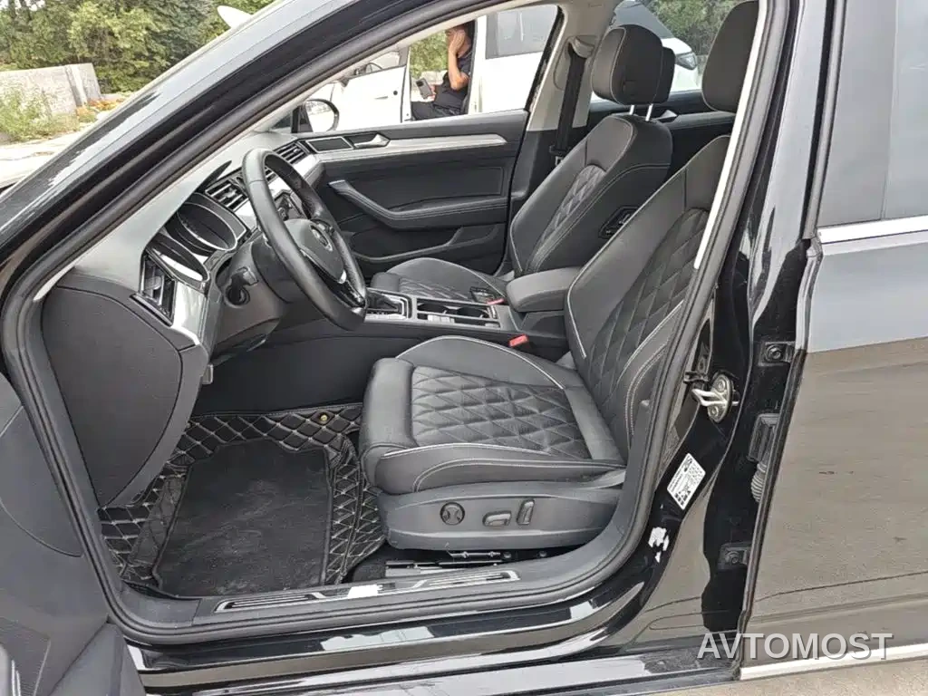 Volkswagen Magotan GTE Plug-in Hybrid 2020 GTE Luxury — фото 13