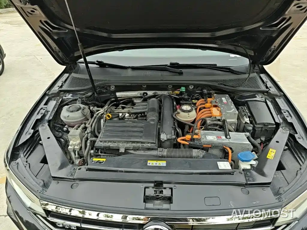 Volkswagen Magotan GTE Plug-in Hybrid 2020 GTE Luxury — фото 17