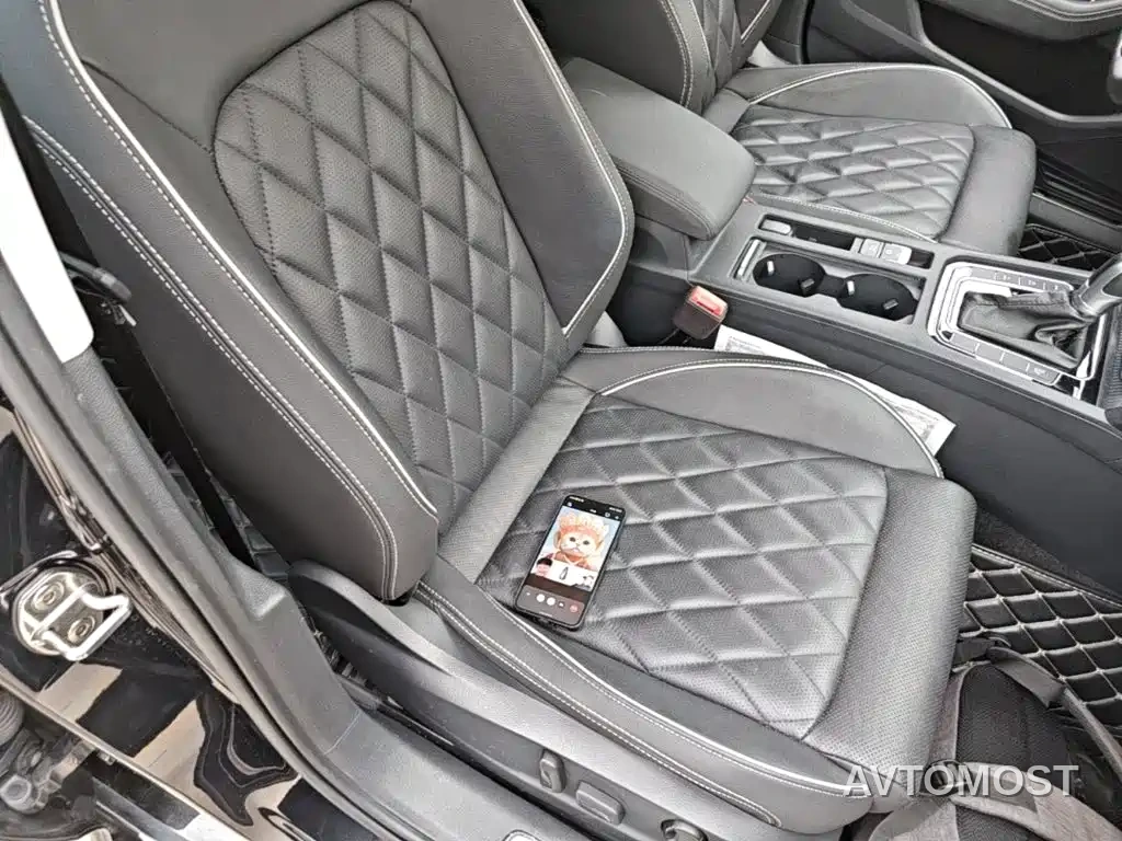 Volkswagen Magotan GTE Plug-in Hybrid 2020 GTE Luxury — фото 22