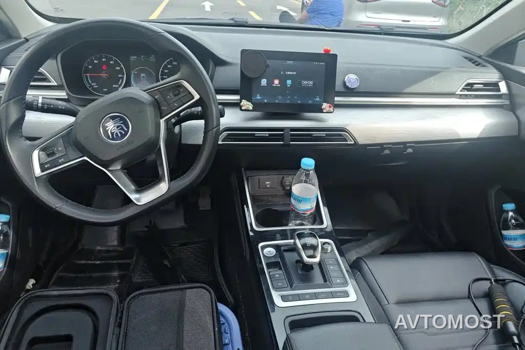 BYD Qin New Energy 2019 Long Range Luxury Edition — фото 12