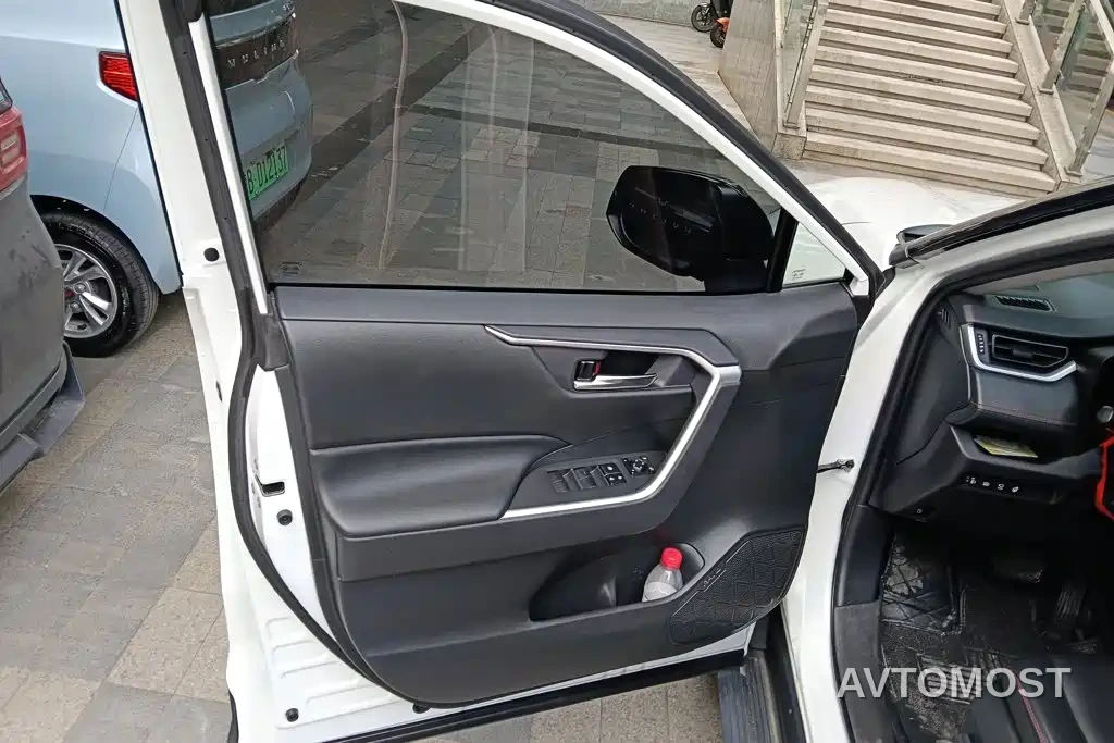 Toyota RAV4 Rongfang Dual Engine E+ 2021 2.5L 2WD Elite Pro — фото 7
