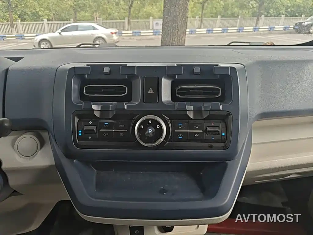 SRM Xinyuan E3L 2024 Standard 6-Seater Bus — фото 11