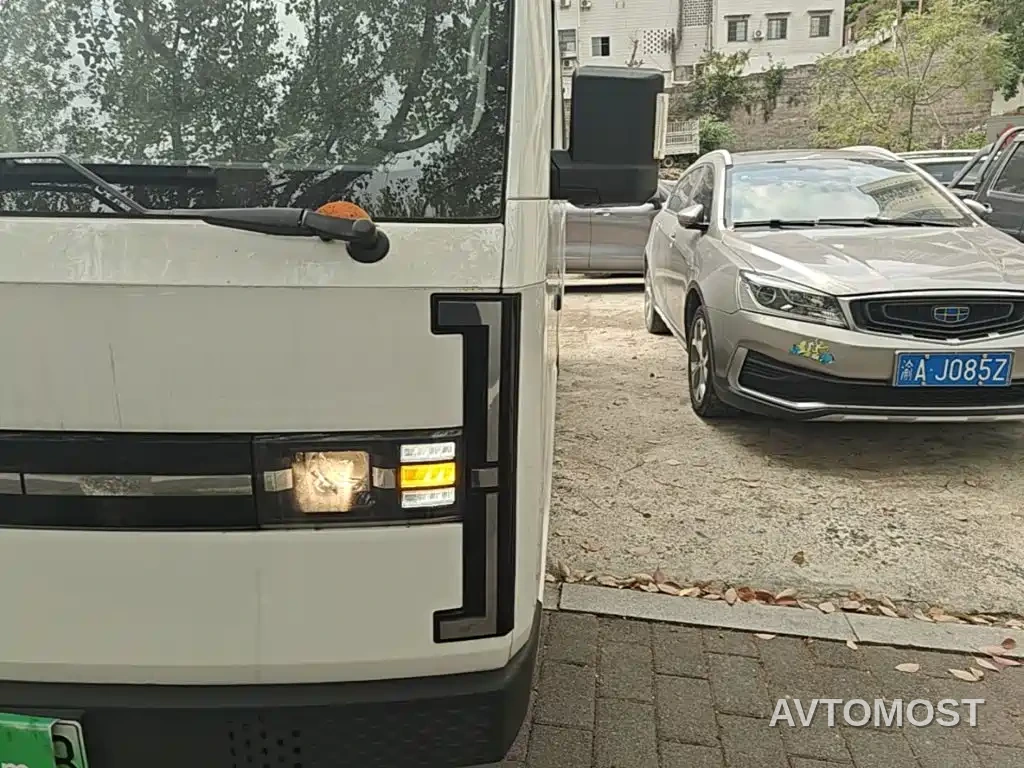 SRM Xinyuan E3L 2024 Standard 6-Seater Bus — фото 21