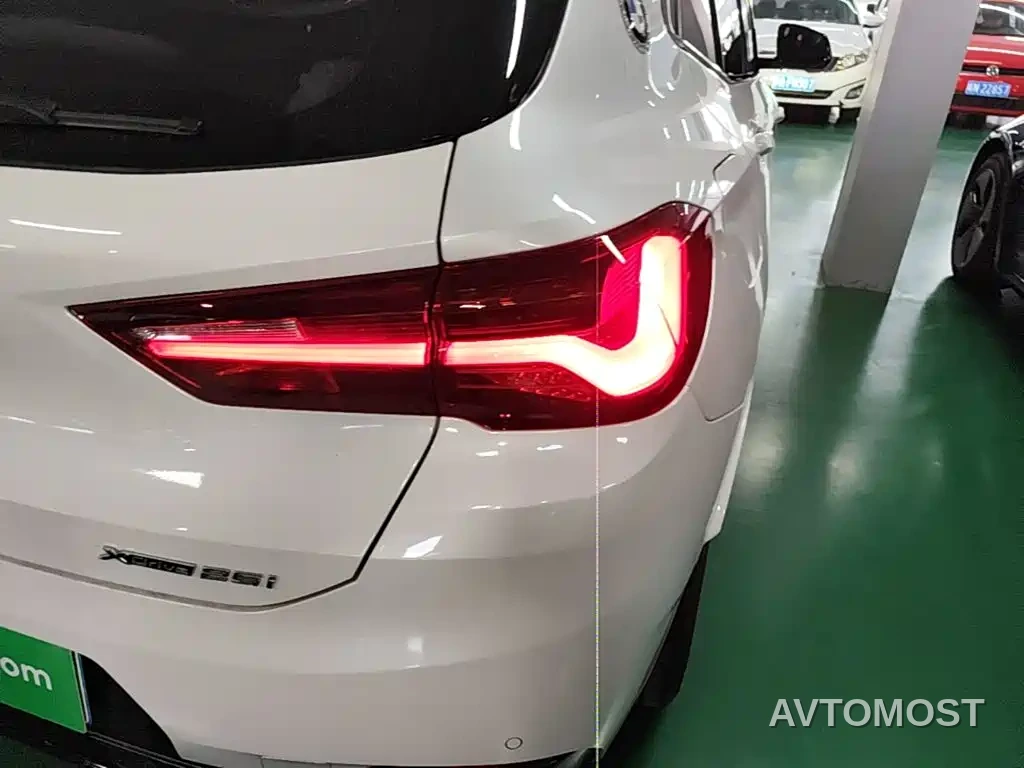 BMW X2 2021 xDrive25i Shadow Night Edition — фото 5