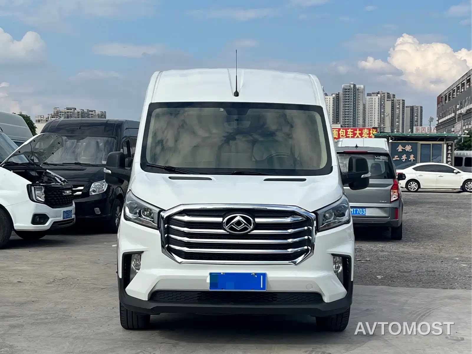 SAIC Maxus Xintu V90 2022 2.0T Auto Zhida Operation RWD Extended Wheelbase Super High Roof Single Rear Tire 9-Seater — фото 2