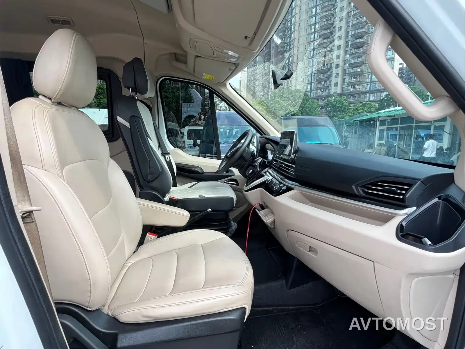 SAIC Maxus Xintu V90 2022 2.0T Auto Zhida Operation RWD Extended Wheelbase Super High Roof Single Rear Tire 9-Seater — фото 9