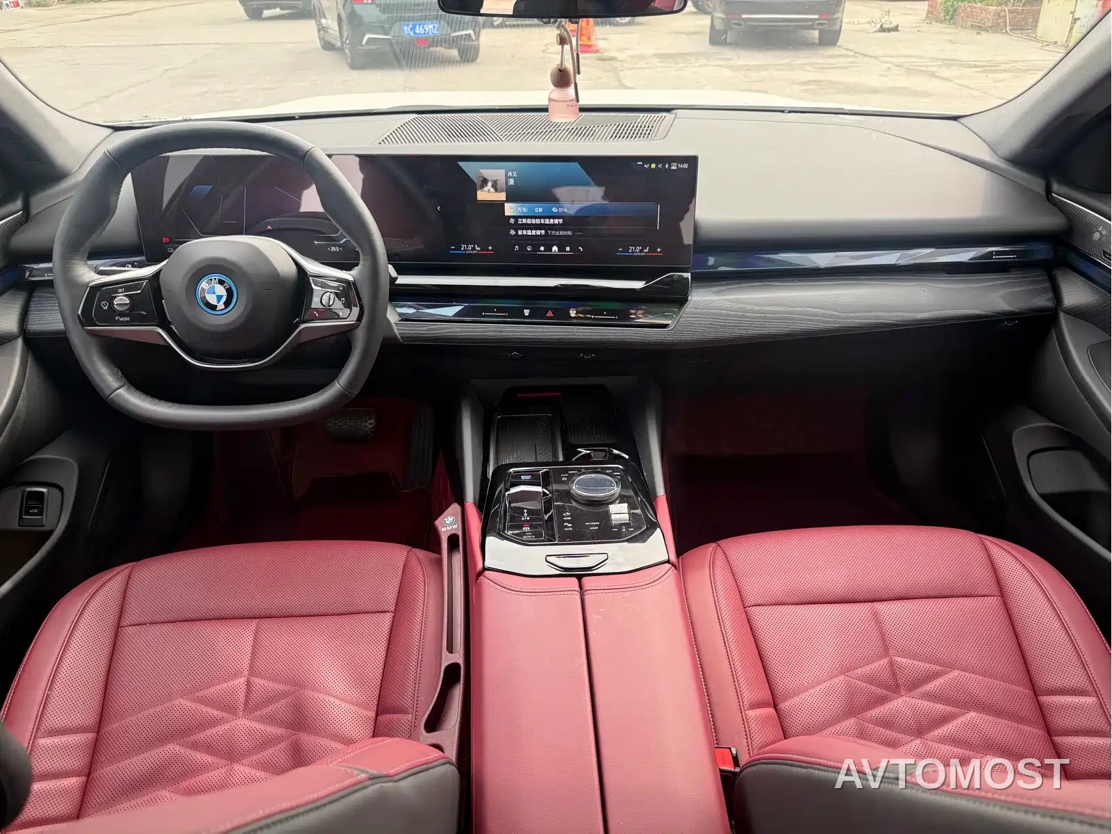 BMW i5 2024 eDrive 35L Luxury Package — фото 6