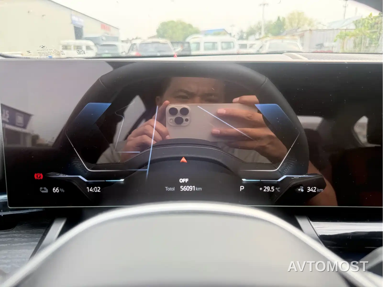 BMW i5 2024 eDrive 35L Luxury Package — фото 9