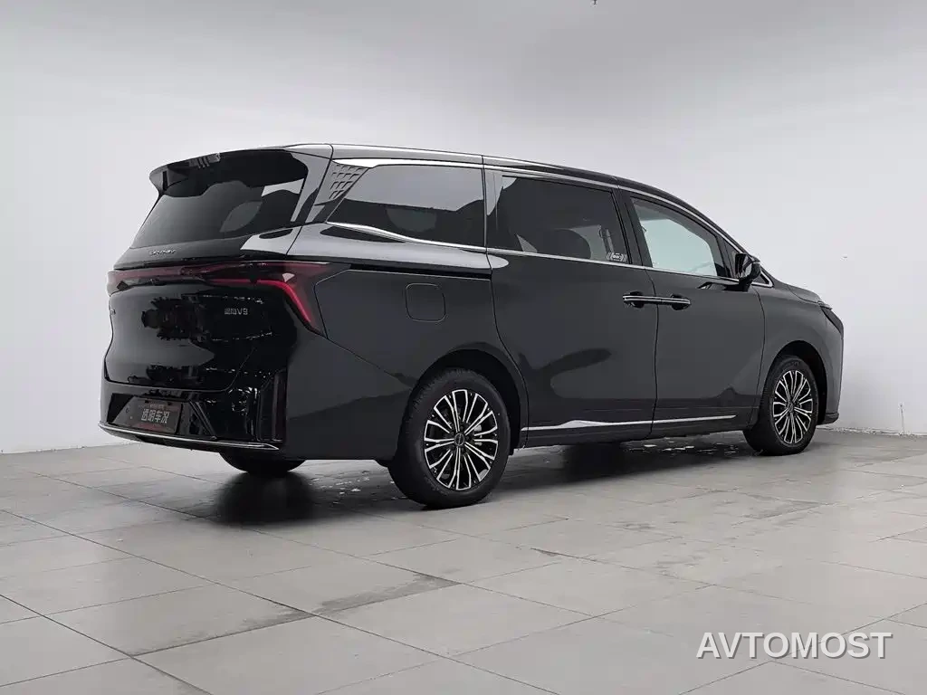 Dongfeng Fengxing Starlight V9 2026 Beyond Joy Series 200km Luxury — фото 2
