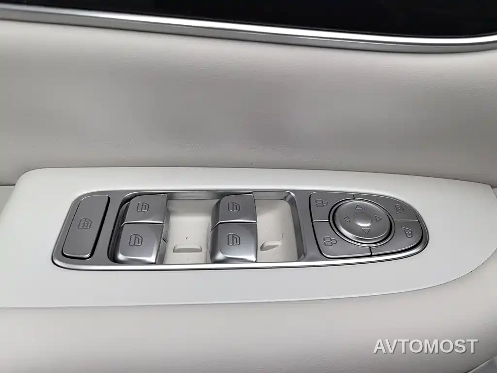 Dongfeng Fengxing Starlight V9 2026 Beyond Joy Series 200km Luxury — фото 9