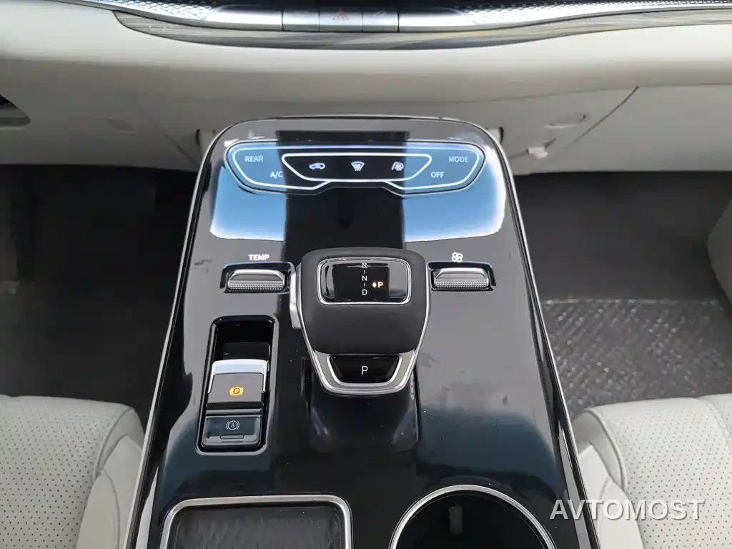 Dongfeng Fengxing Starlight V9 2026 Beyond Joy Series 200km Luxury — фото 12