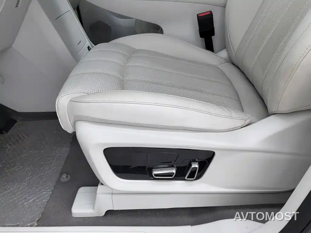 Dongfeng Fengxing Starlight V9 2026 Beyond Joy Series 200km Luxury — фото 18